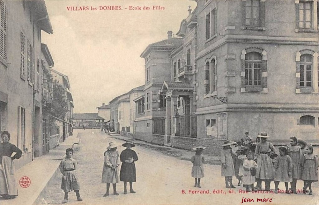 Villars-les-Dombes - École des filles.jpg