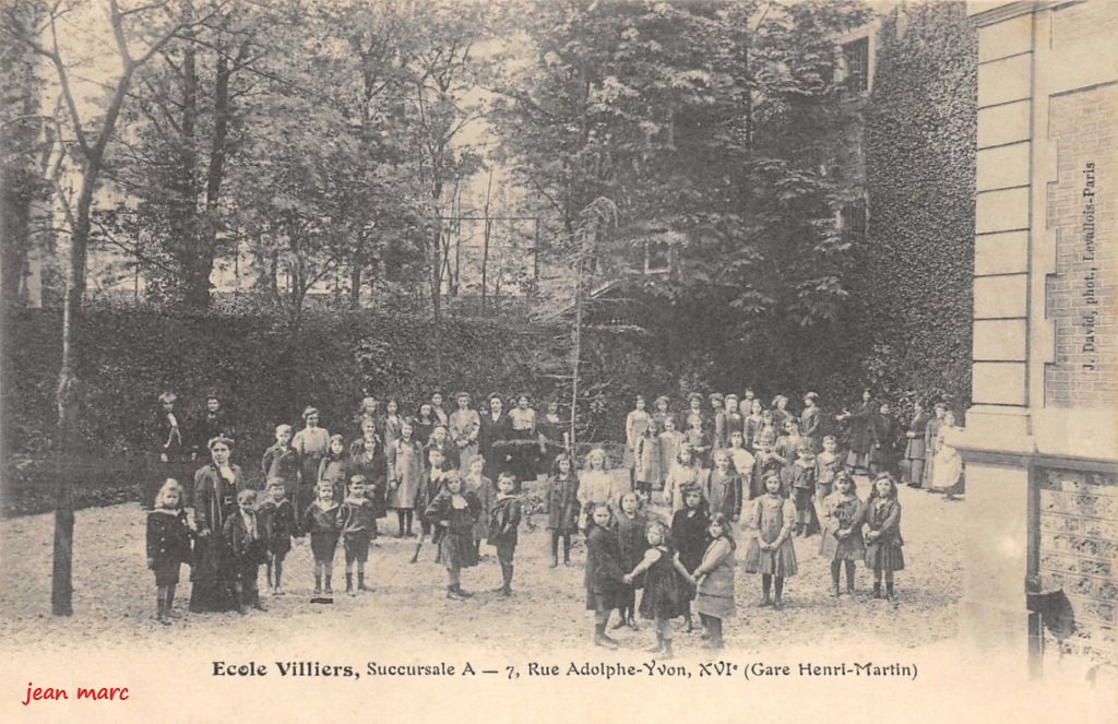 Paris XVIe - École Villiers, succursale A - 7 rue Adolphe Yvon (Gare Henri-Martin).jpg
