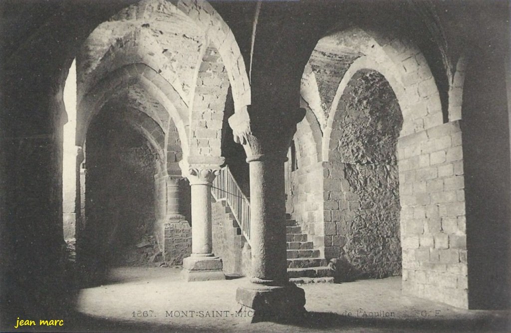 Mont-Saint-Michel - La Crypte de l'Aquilon.jpg