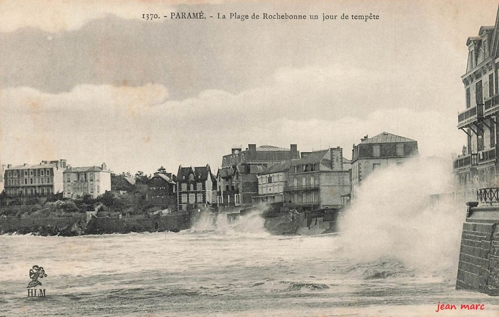 Paramé - La Plage de Rochebonne un jour de tempête.jpg