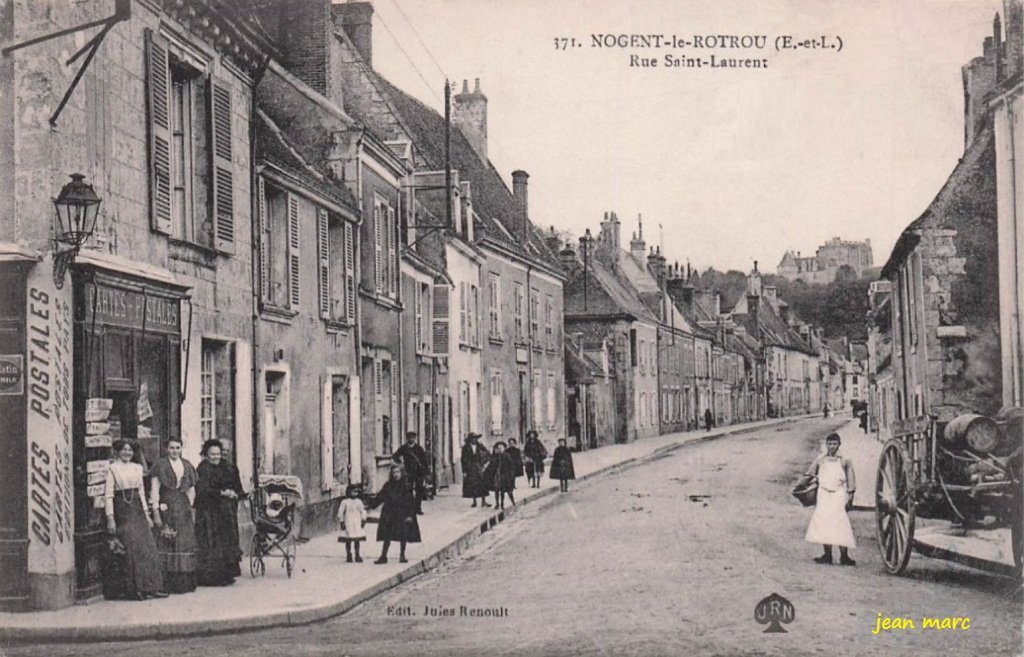 Nogent-le-Rotrou - Rue Saint-Laurent.jpg