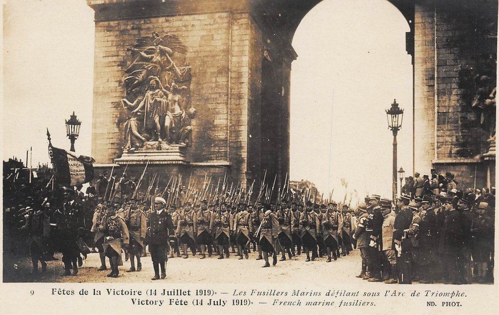 Paris Guerre Fêtes de la Victoire 9.jpg