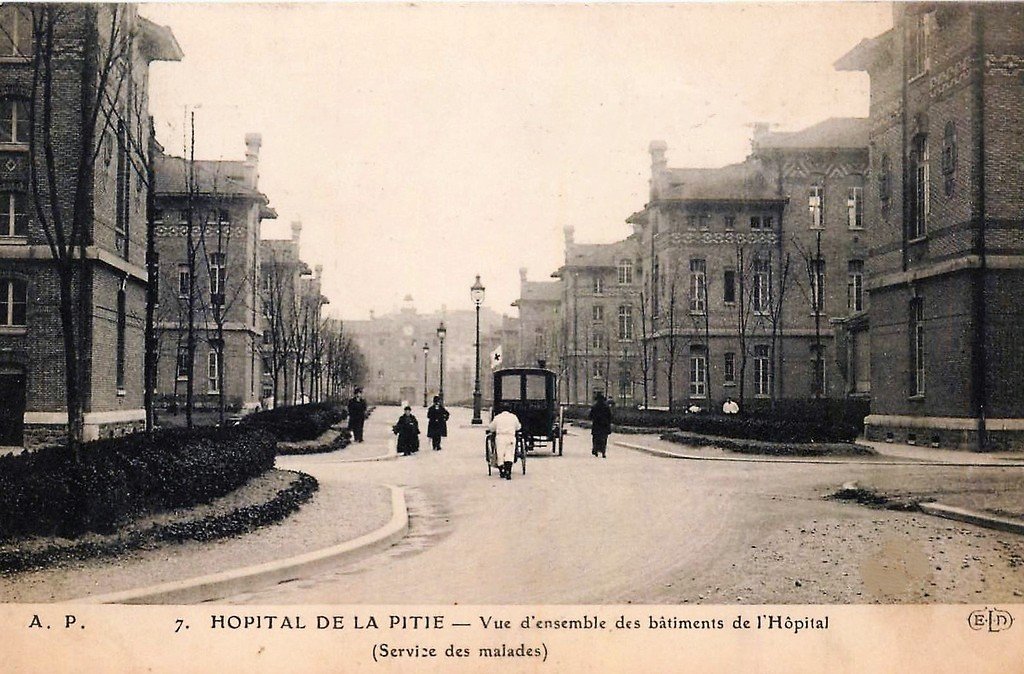 Paris Hôpital de la Pitié 13°.jpg