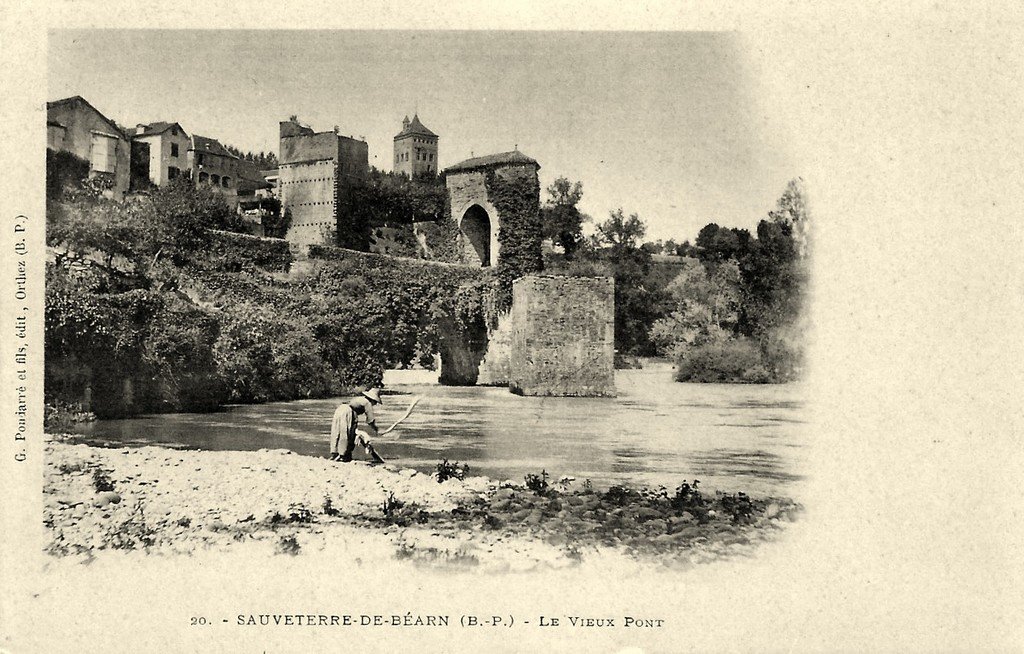 Sauveterre de Béarn 64.jpg