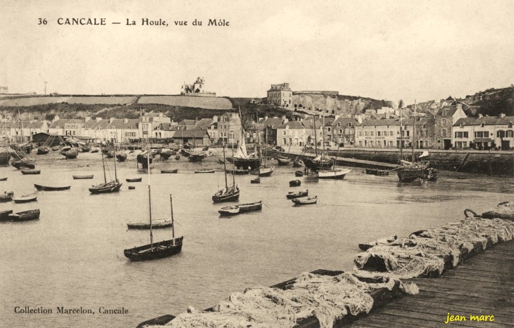 Cancale - La Houle, vue du Môle.jpg