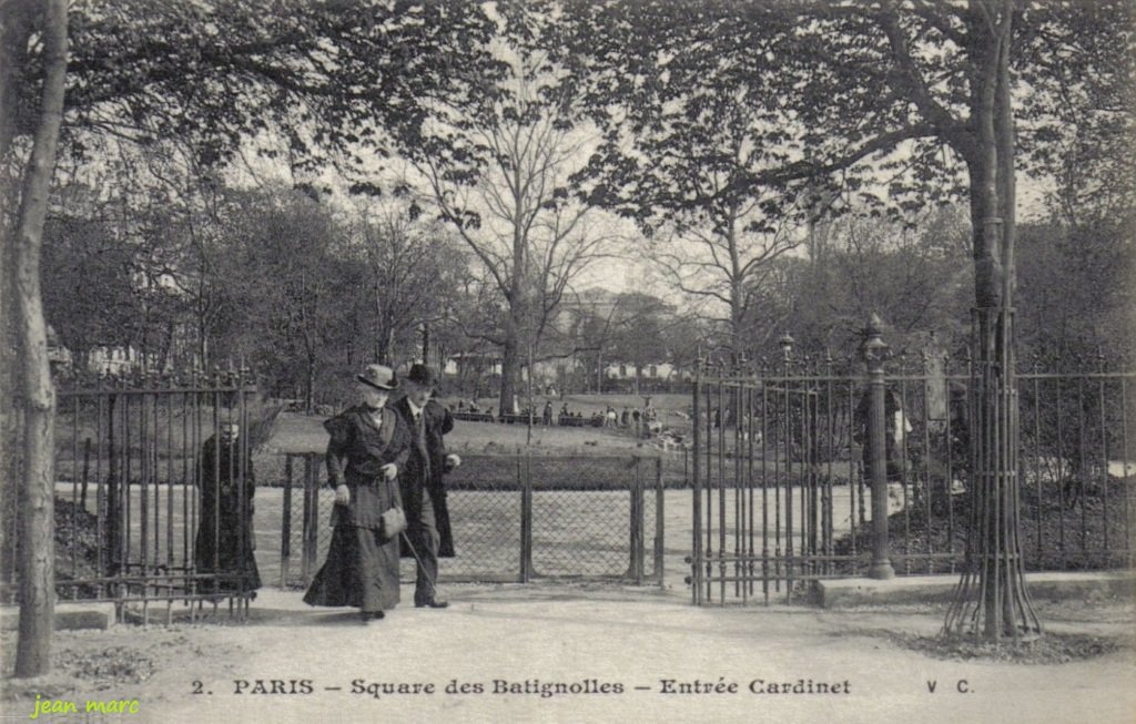 Paris XVIIe - Square des Batignolles - Entrée Cardinet.jpg