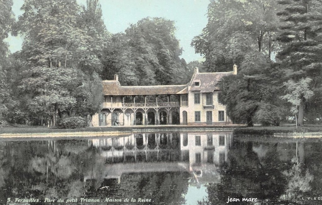 Versailles - Parc du petit Trianon - Maison de la Reine.jpg