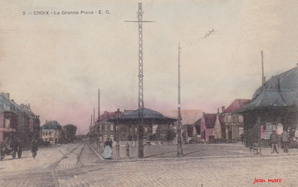 Croix - La Grande Place.jpg