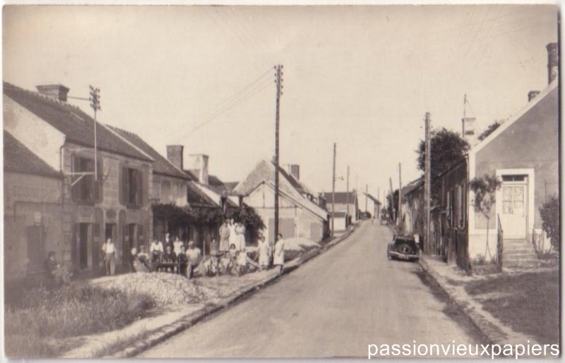 Chez Robin rue village [F].JPG