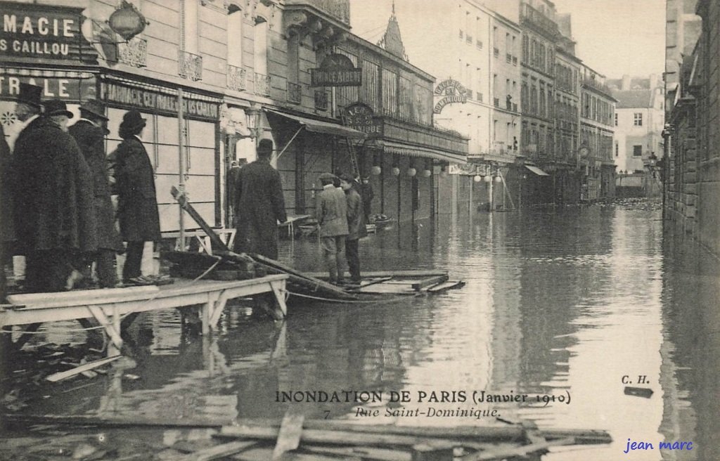 Inondation de Paris (Janvier 1910) - 7 - Rue Saint-Dominique.jpg
