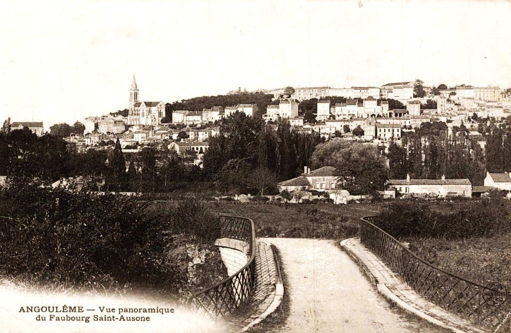 Angouleme 16 Vue pano.jpg