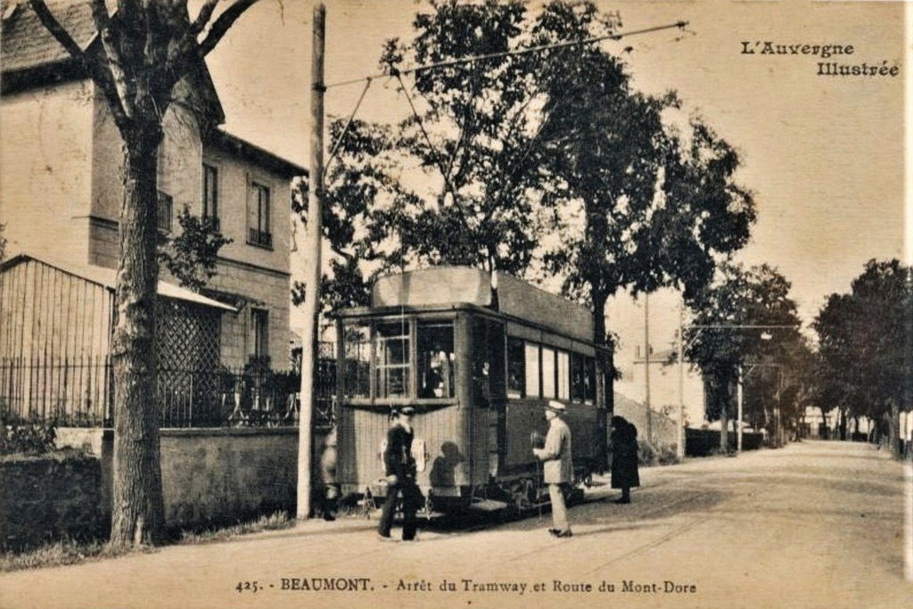 Beaumont 63 tram.jpg