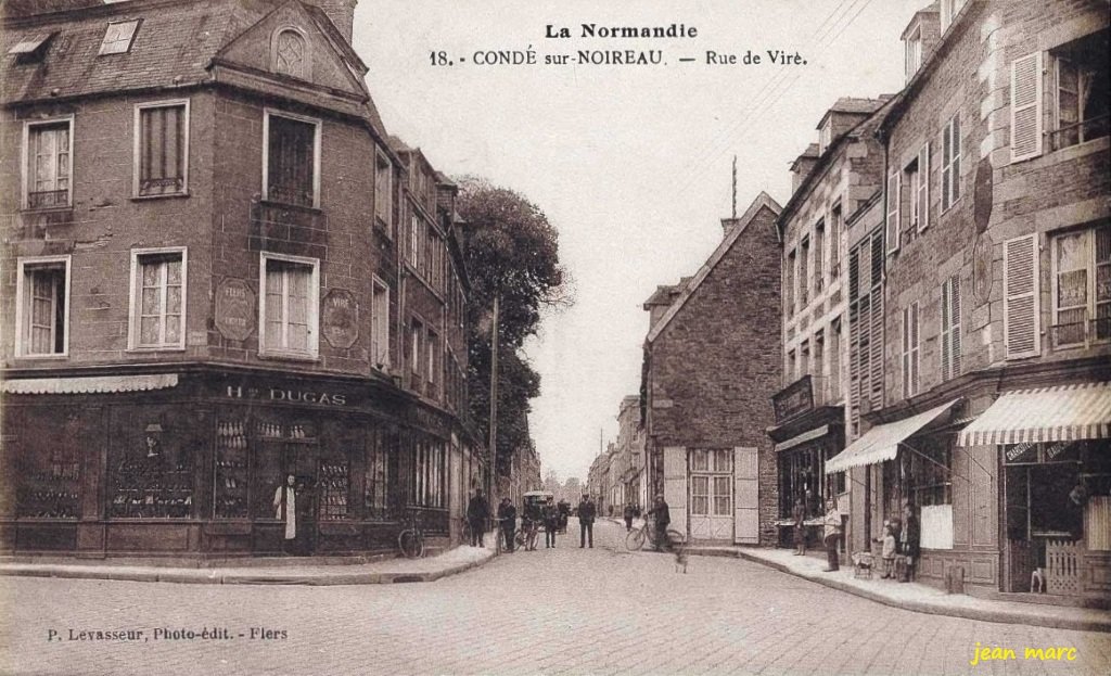 Condé-sur-Noireau - Rue de Vire.jpg