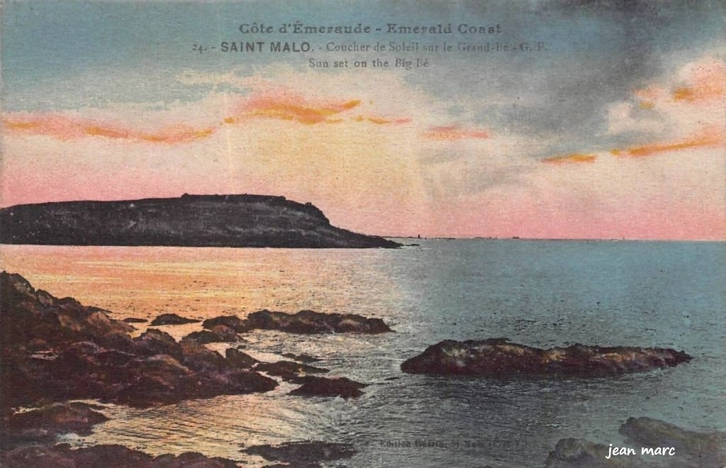 Saint-Malo - Coucher de soleil sur le Grand Bé.jpg