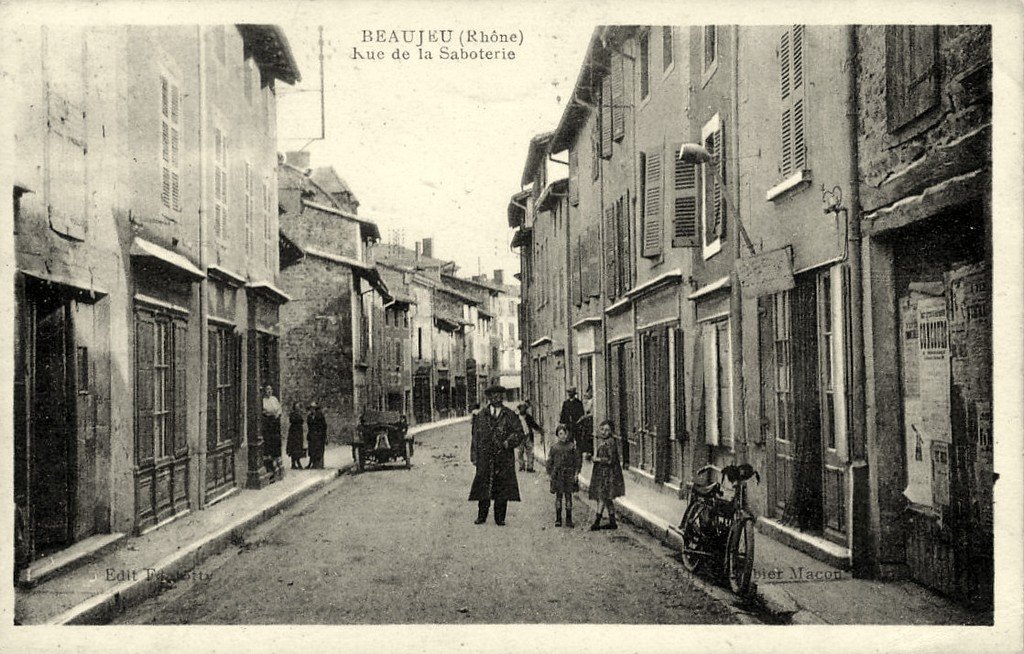 Beaujeu 69.jpg