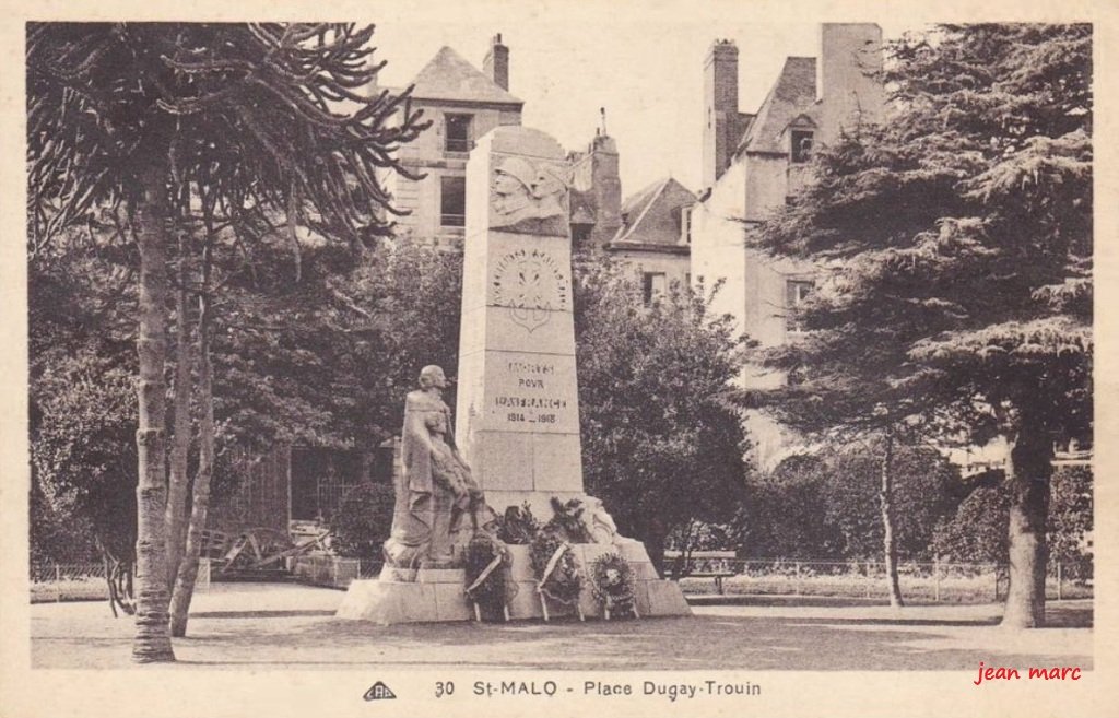 Saint-Malo - Place Dugay-Trouin.jpg