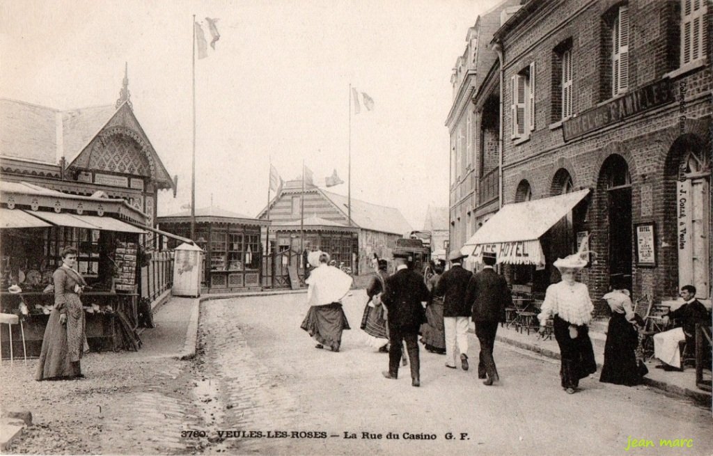 Veules-les-Roses - La Rue du Casino.jpg
