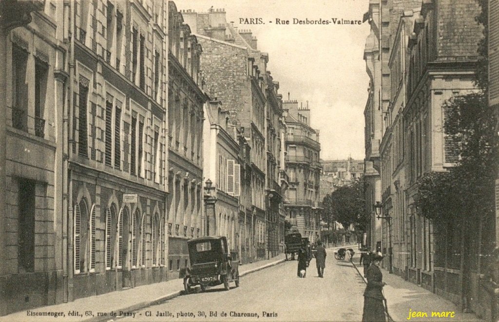 Paris XVIe - Rue Desbordes-Valmore.jpg