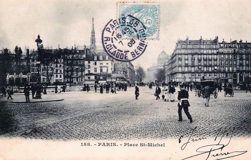 Paris Place Saint-Michel (188).jpg