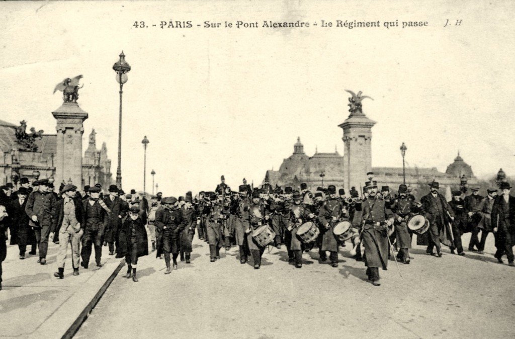 Paris Pont Alexandre III43.jpg