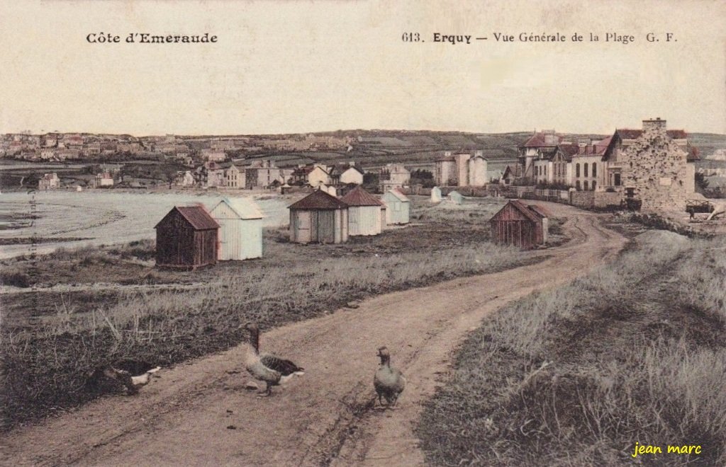 Erquy - Vue Générale de la Plage.jpg