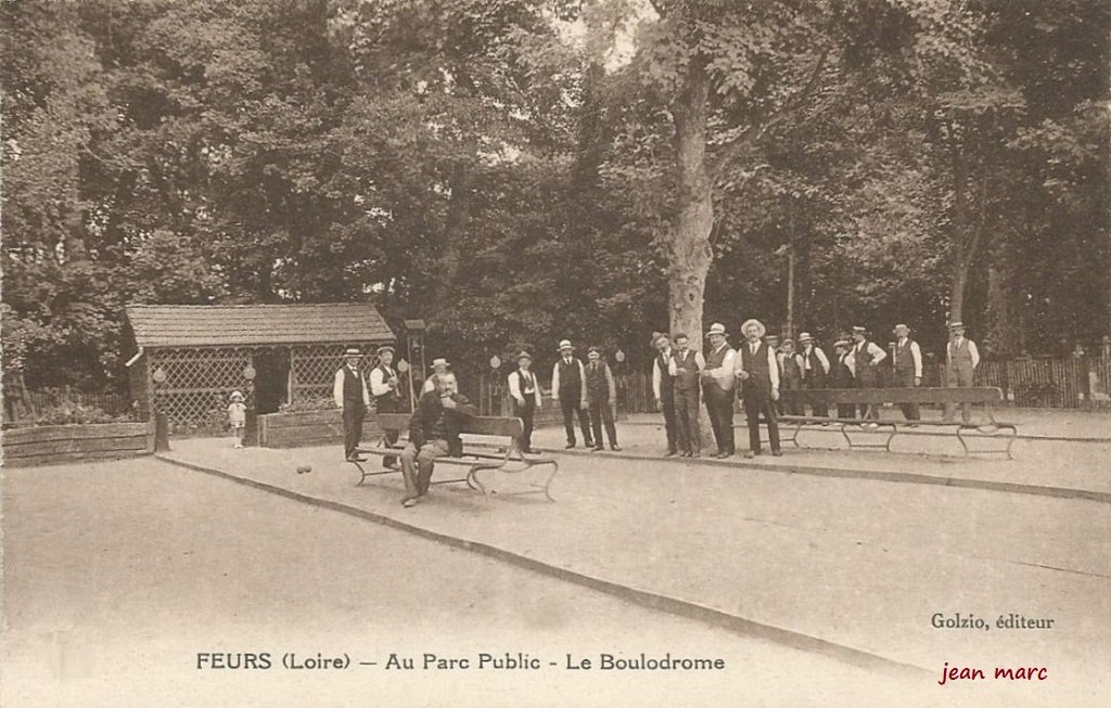 Feurs - Au Parc Public - Le Boulodrome.jpg