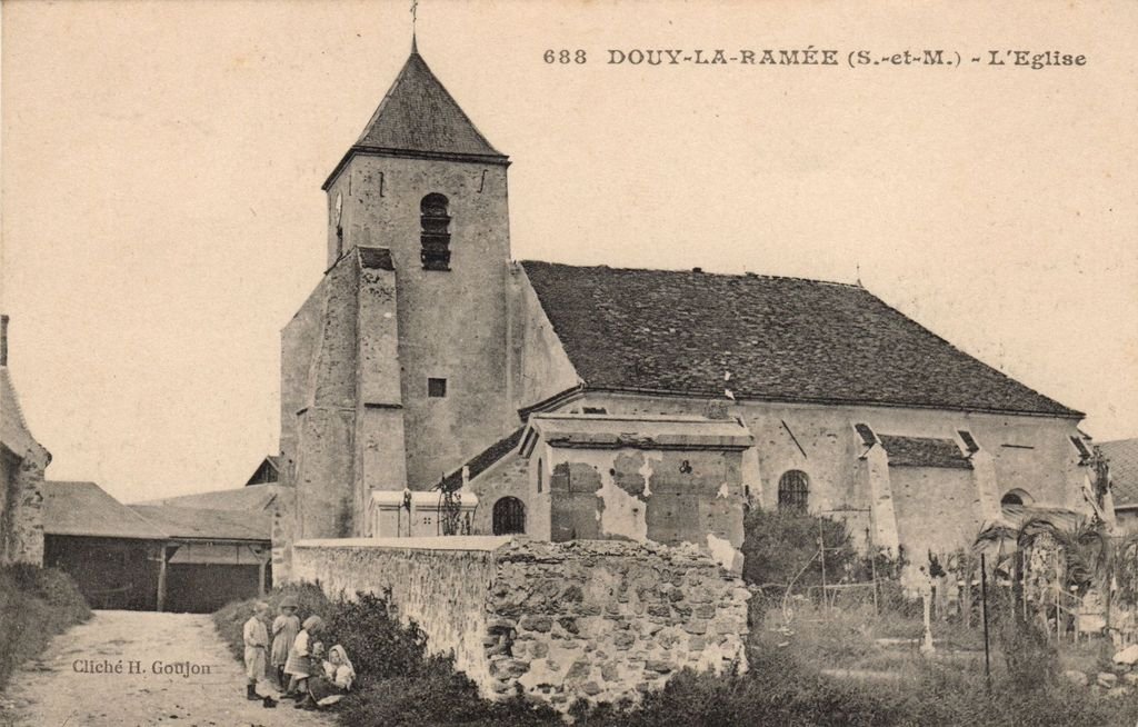 77 - DOUY-LA-RAMEE - 688 - L'Eglise - Cliché H. Goujon - 06-07-26.jpg