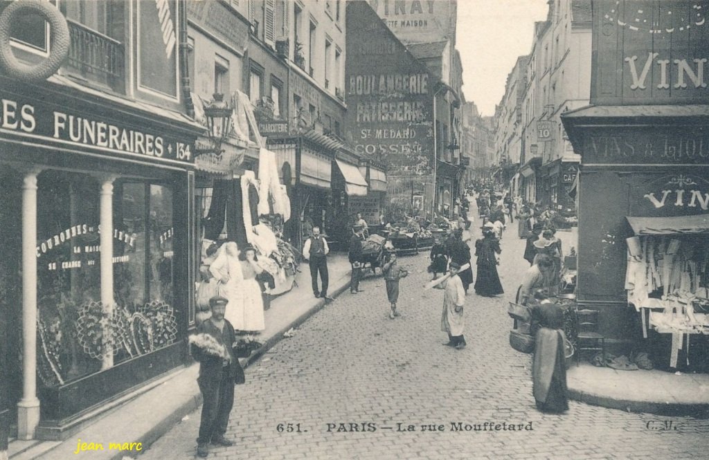 Paris Ve - La Rue Mouffetard.jpg