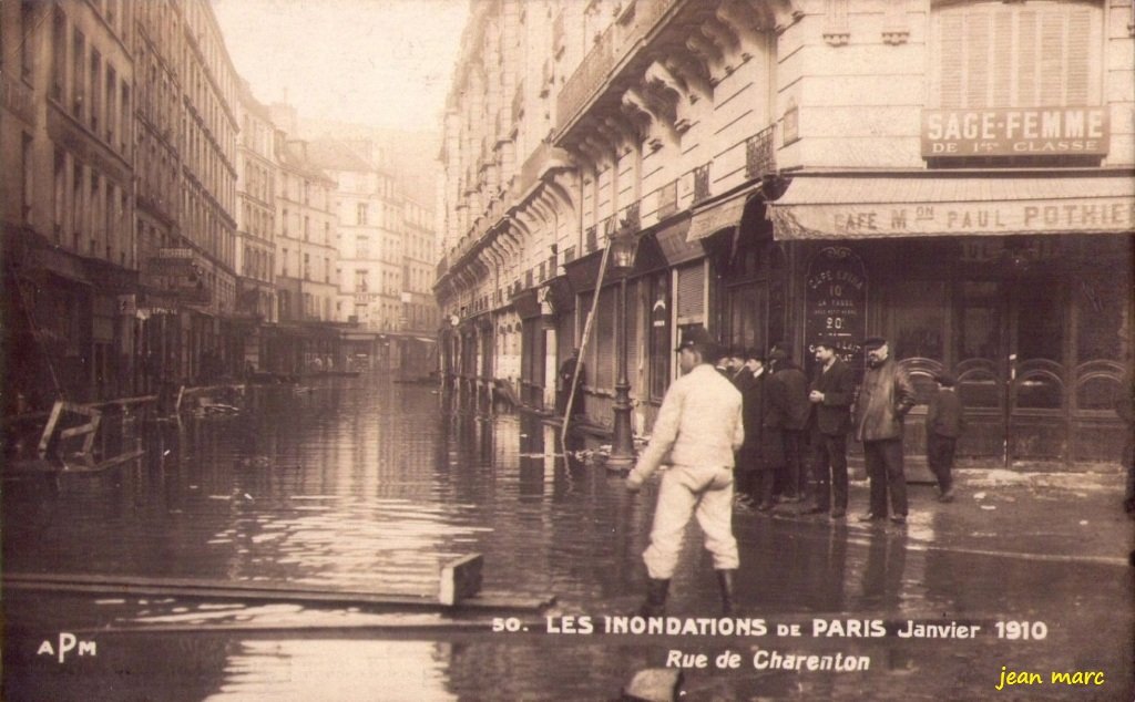 Paris - Les Inondations de Paris Janvier 1910 - Rue de Charenton (APM 50).jpg