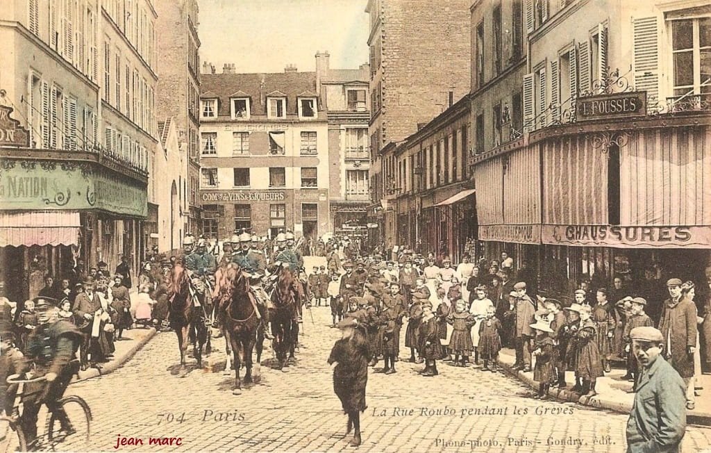 Paris XIe - La Rue Roubo pendant les Grèves.jpg