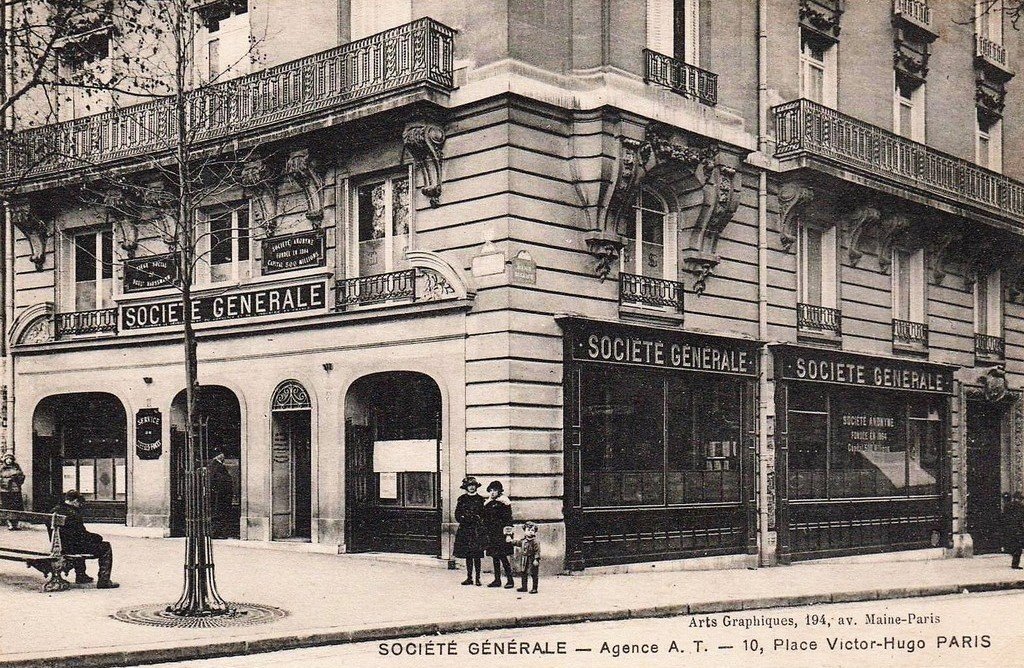 Paris Place Victor-Hugo 16°.jpg