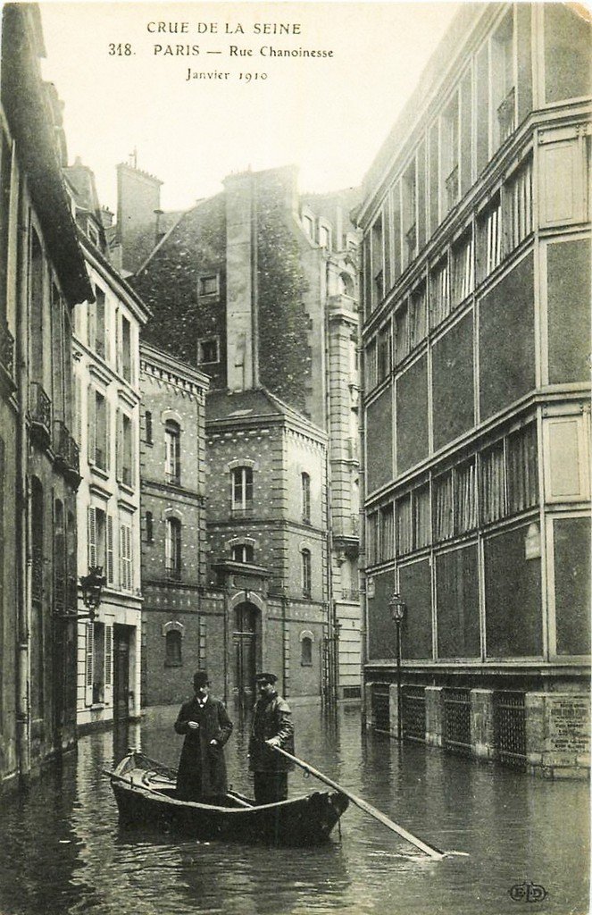 Paris Rue Chanoinesse 4°.jpg