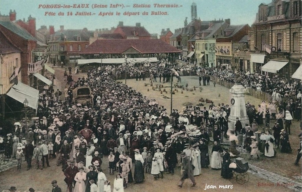 Forges-les-Eaux - Fête du 14 Juillet – Après le Départ du Ballon.jpg