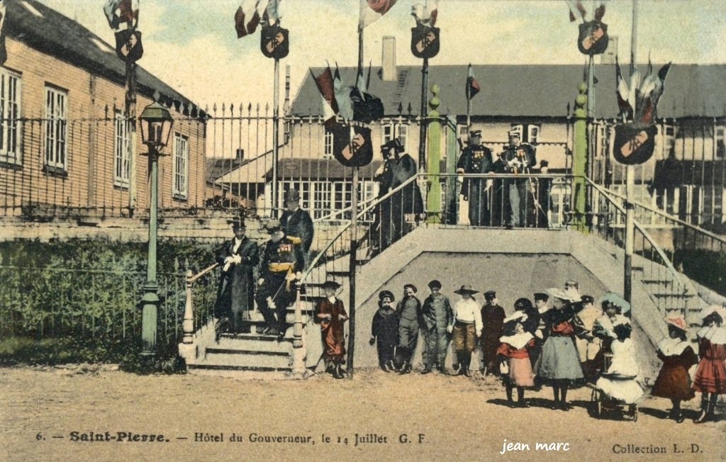 Saint-Pierre (et Miquelon) – Hôtel du Gouverneur, le 14 juillet GF 6 version colorisée.jpg