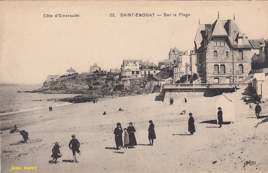 Saint-Enogat - Sur la Plage.jpg