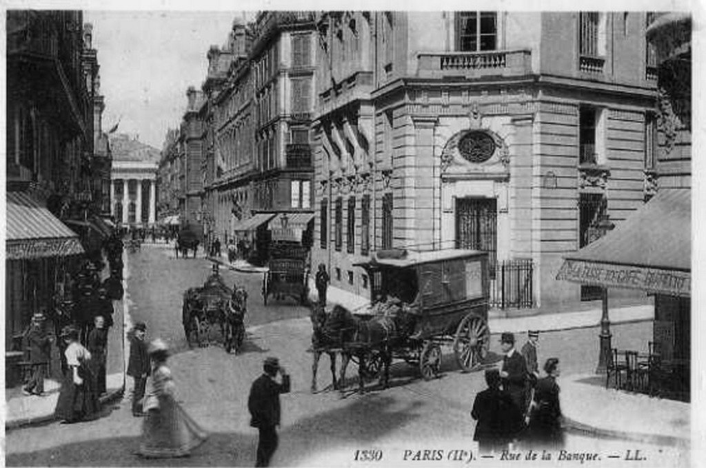 A Attelages Paris Rue de la Banque.jpg