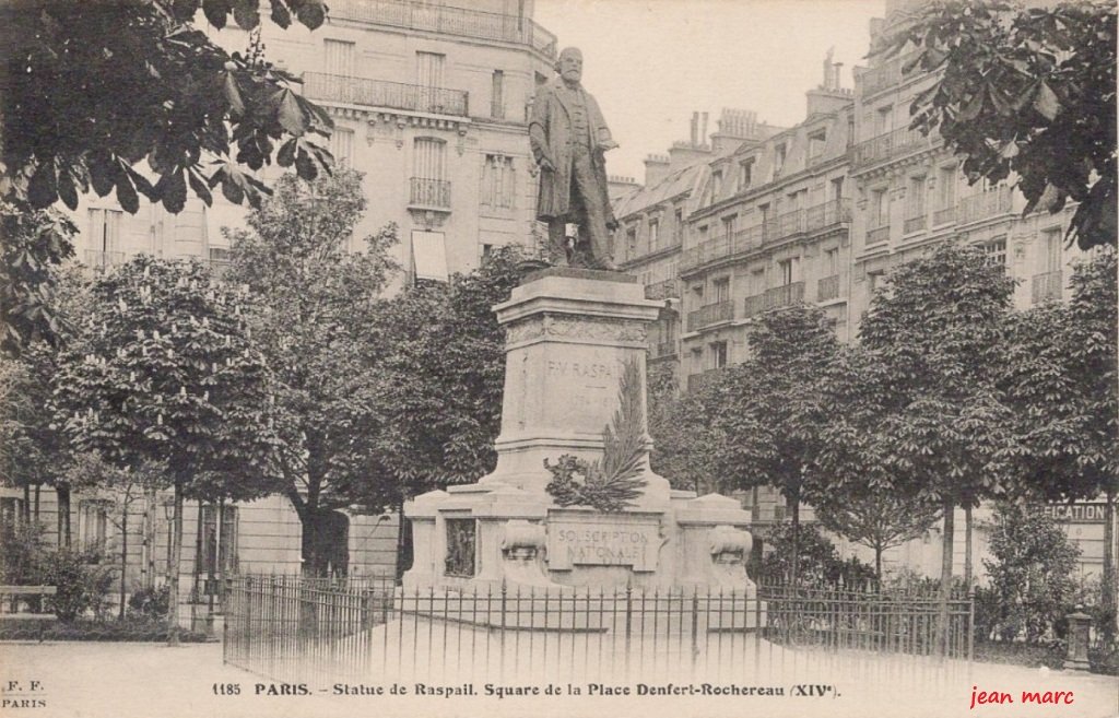 Paris XIVe - Square Denfert-Rochereau - Statue de Raspail.jpg