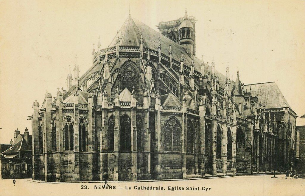 Nevers (23)) Cathédrale.jpg