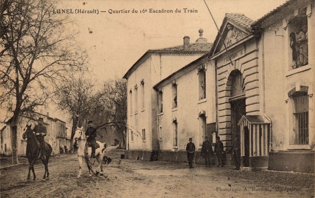 34 - LUNEL - Quartier du16e Escadron du Train  - Phototypie A. Bardou - 12-07-26.jpg