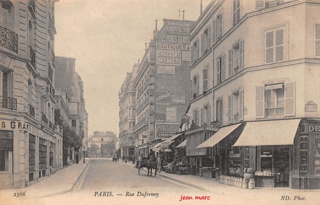 Paris XVIe - Rue Dufrenoy.jpg