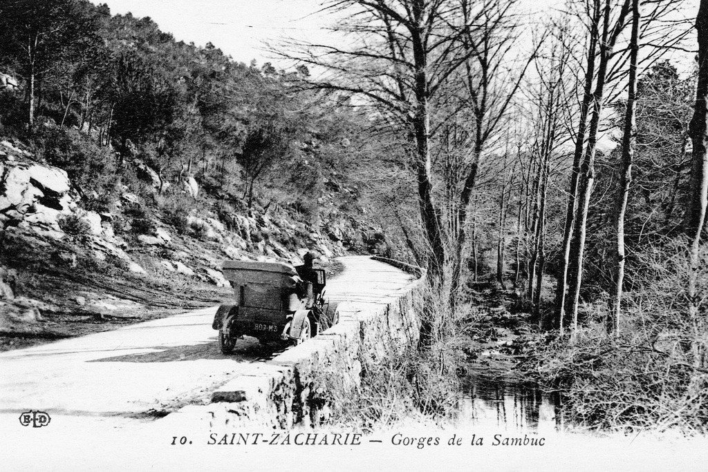 Saint-Zacharie 10.jpg