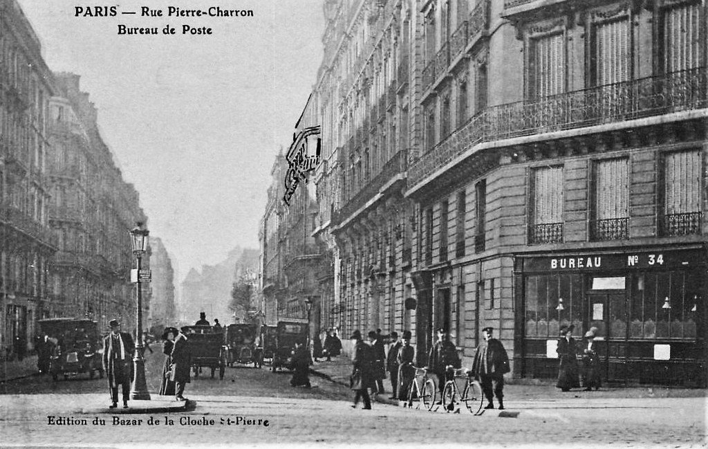 Paris Rue Pierre Charron.jpg