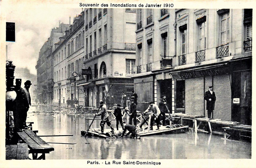 Paris Rue Saint-Dominique. 7°.jpg