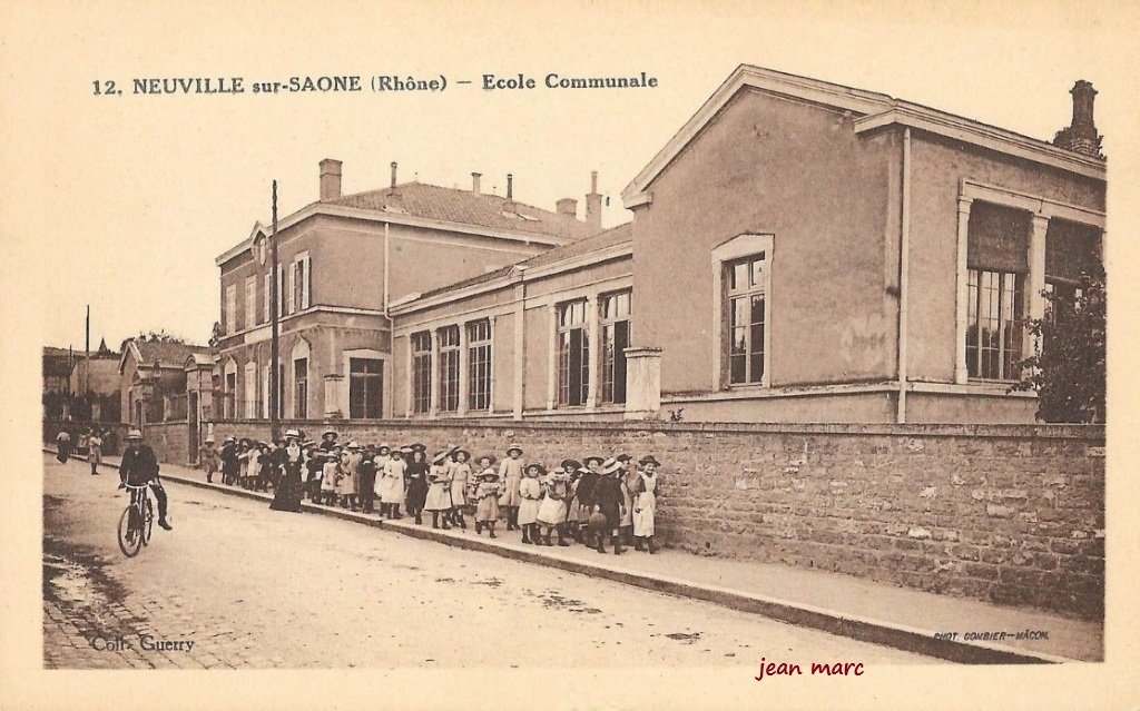 Neuville-sur-Saône - École communale.jpg