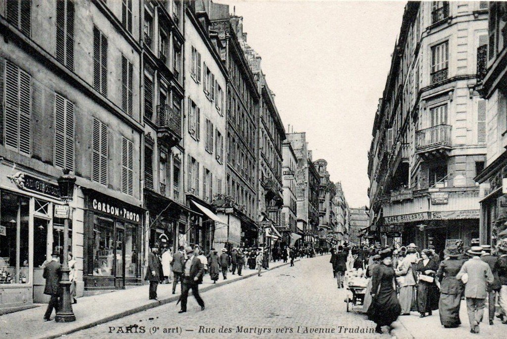 Paris Rue des Martyrs 9°.jpg