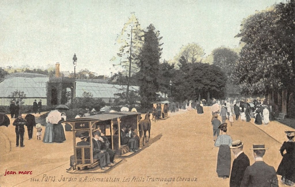 Paris - Jardin d'Acclimatation - Les petits Tramways à Chevaux.jpg