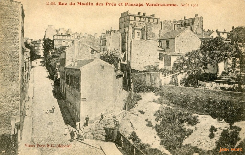 Paris XIIIe - Passage Vandrezanne et rue du Moulin des Prés.jpg