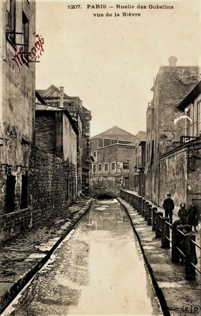 Paris Ruelle des Gobellins  13° Maggi.jpg