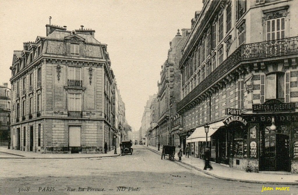 Paris XVIe - Rue La Pérouse.jpg