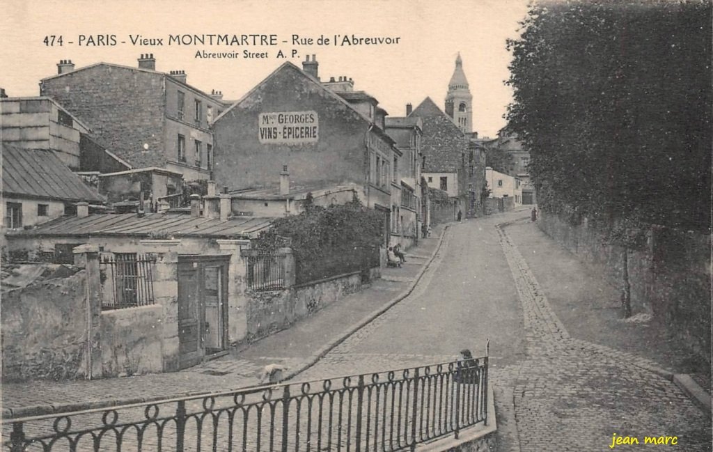 Paris XVIIIe - Vieux-Montmartre - Rue de l'Abreuvoir.jpg